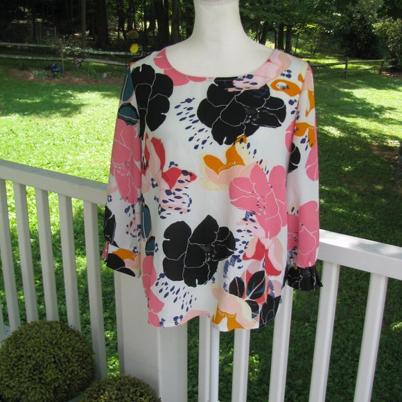 cooper & ella Tops - ⭐Cooper & Ella 3/4 sleeve button back top floral Medium shirt blouse
